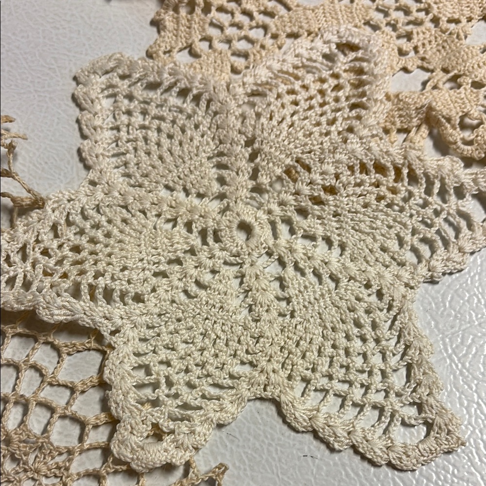 Vintage Crochet Doilies Set in Cream Set of 8 - Picture 4 of 16